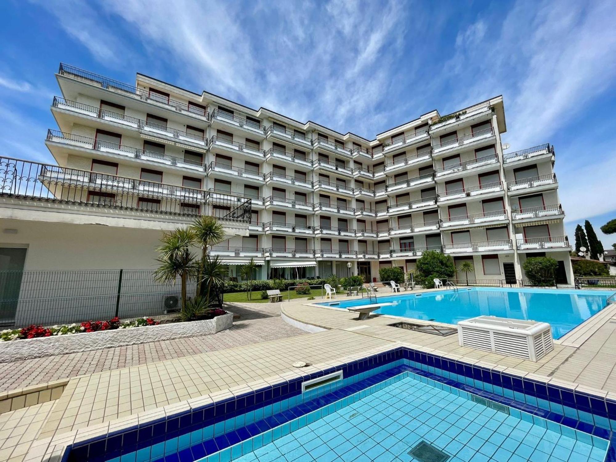 Bright Apartment With Pool Porto Santa Margherita Exterior foto